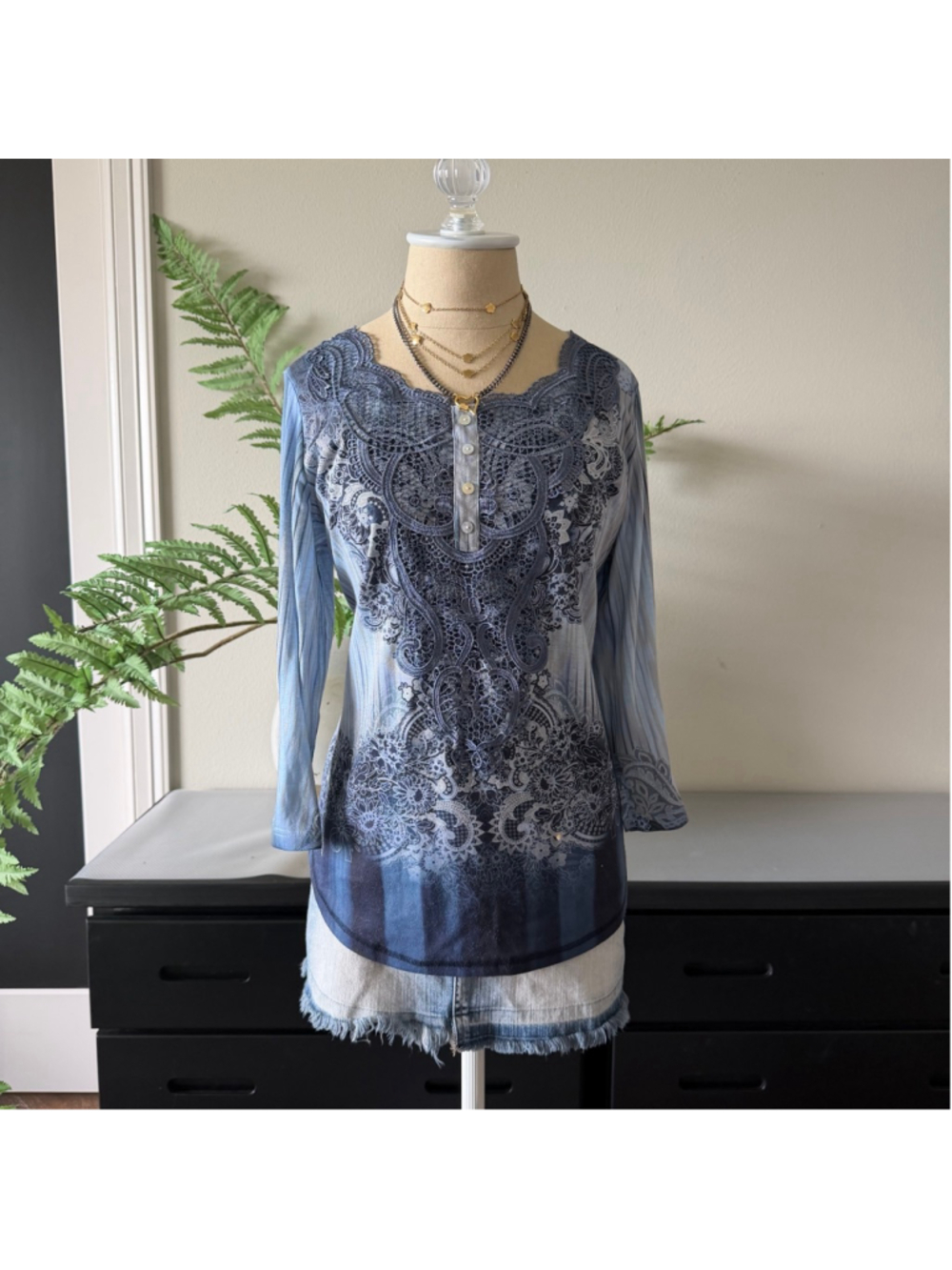 Live and Let Live Boho Whimsy Henley Long Sleeve Top Blue Lace Size M